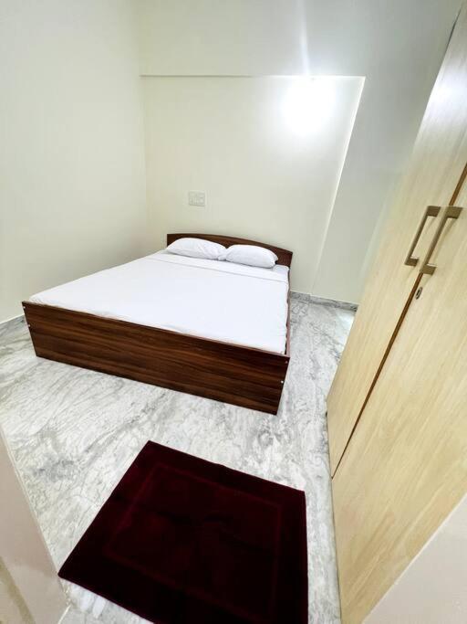 Aishwarya Apartment
