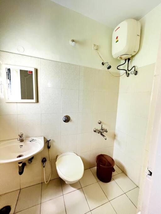 Aishwarya Apartment *