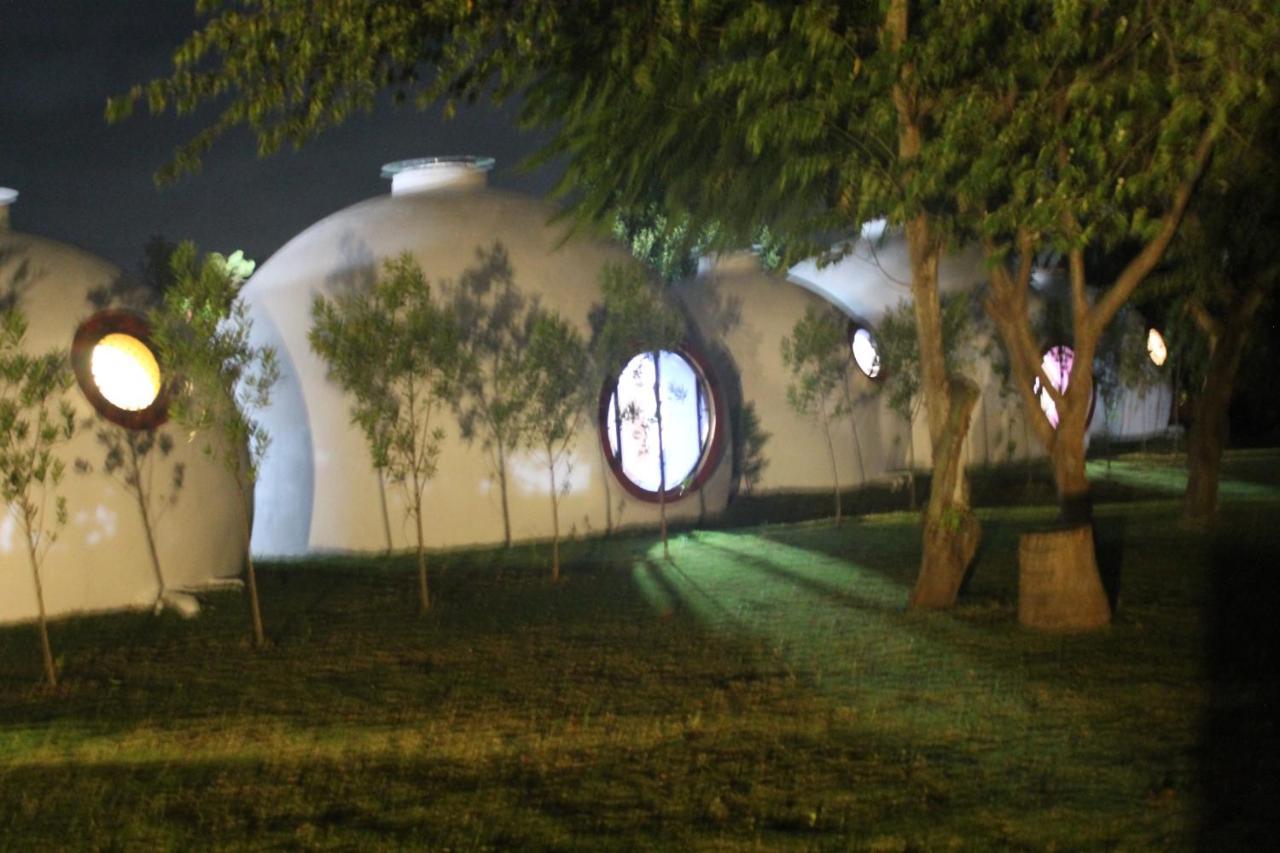 Sarovara Hotel *