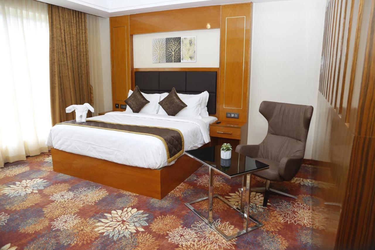 Hotel Leroy Grand - Yeshwanthpur 4*