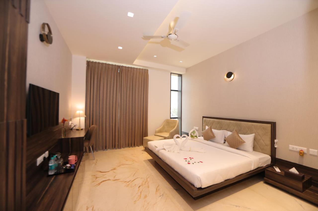 Vrr Astoria & Convention Center Resort