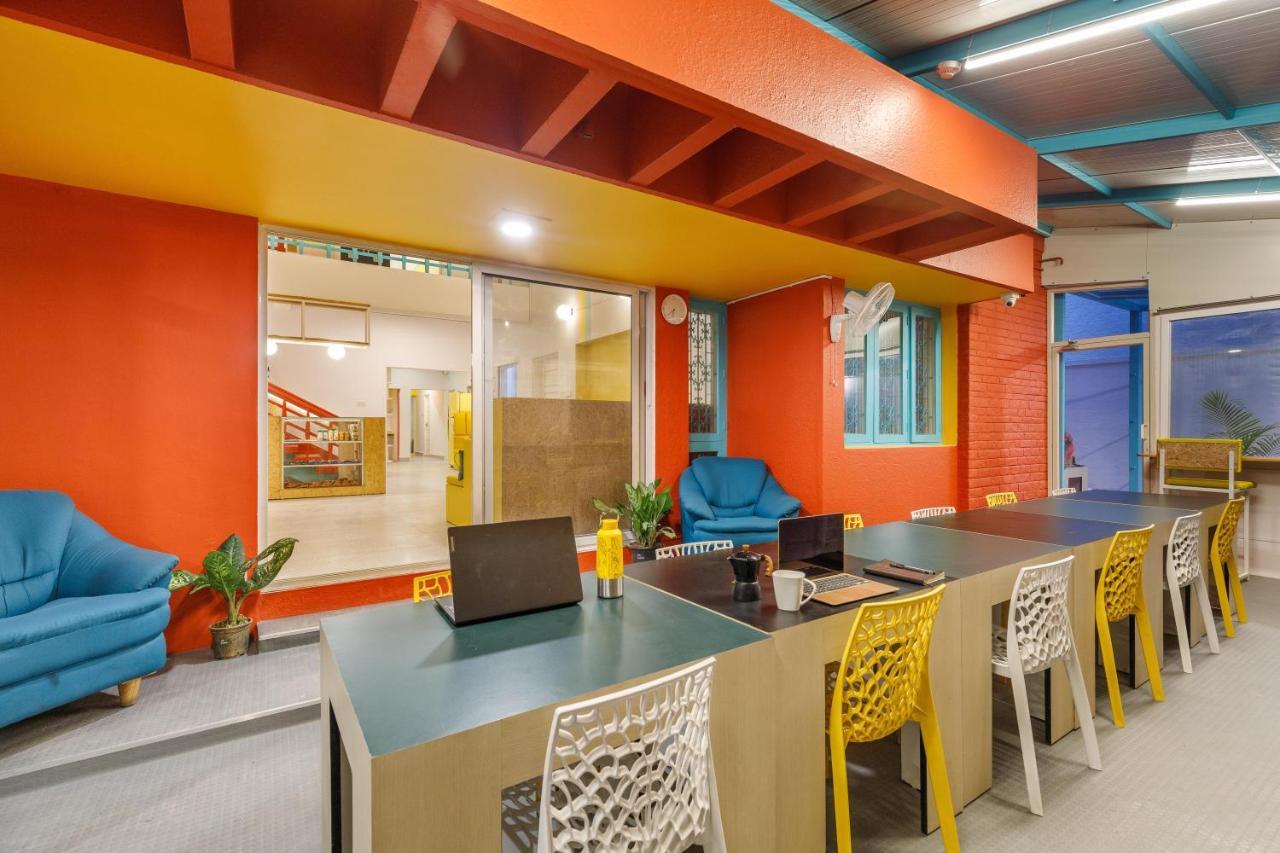 Locul Midtown-indiranagar Hostel *