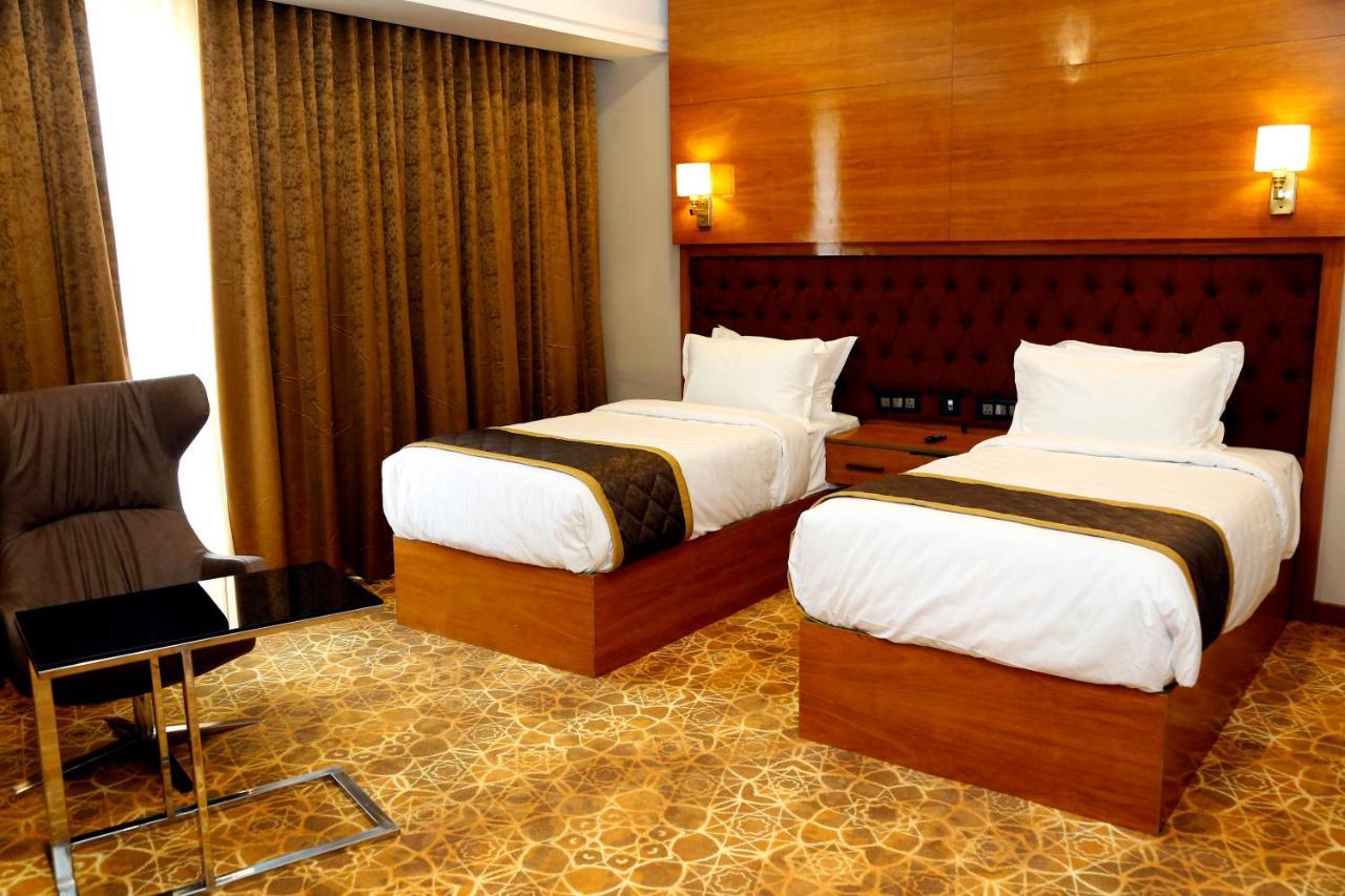 Leroy Grand - Yeshwanthpur