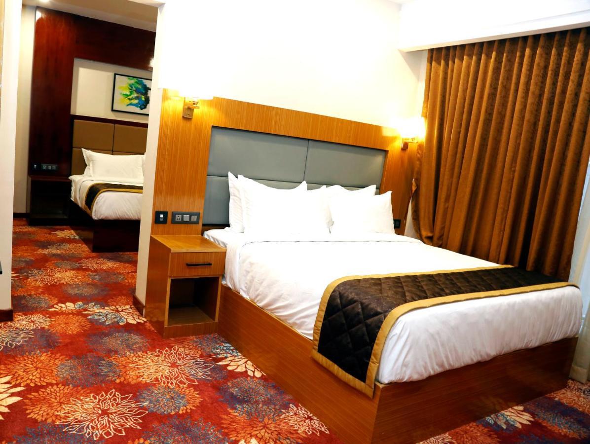 Leroy Grand - Yeshwanthpur