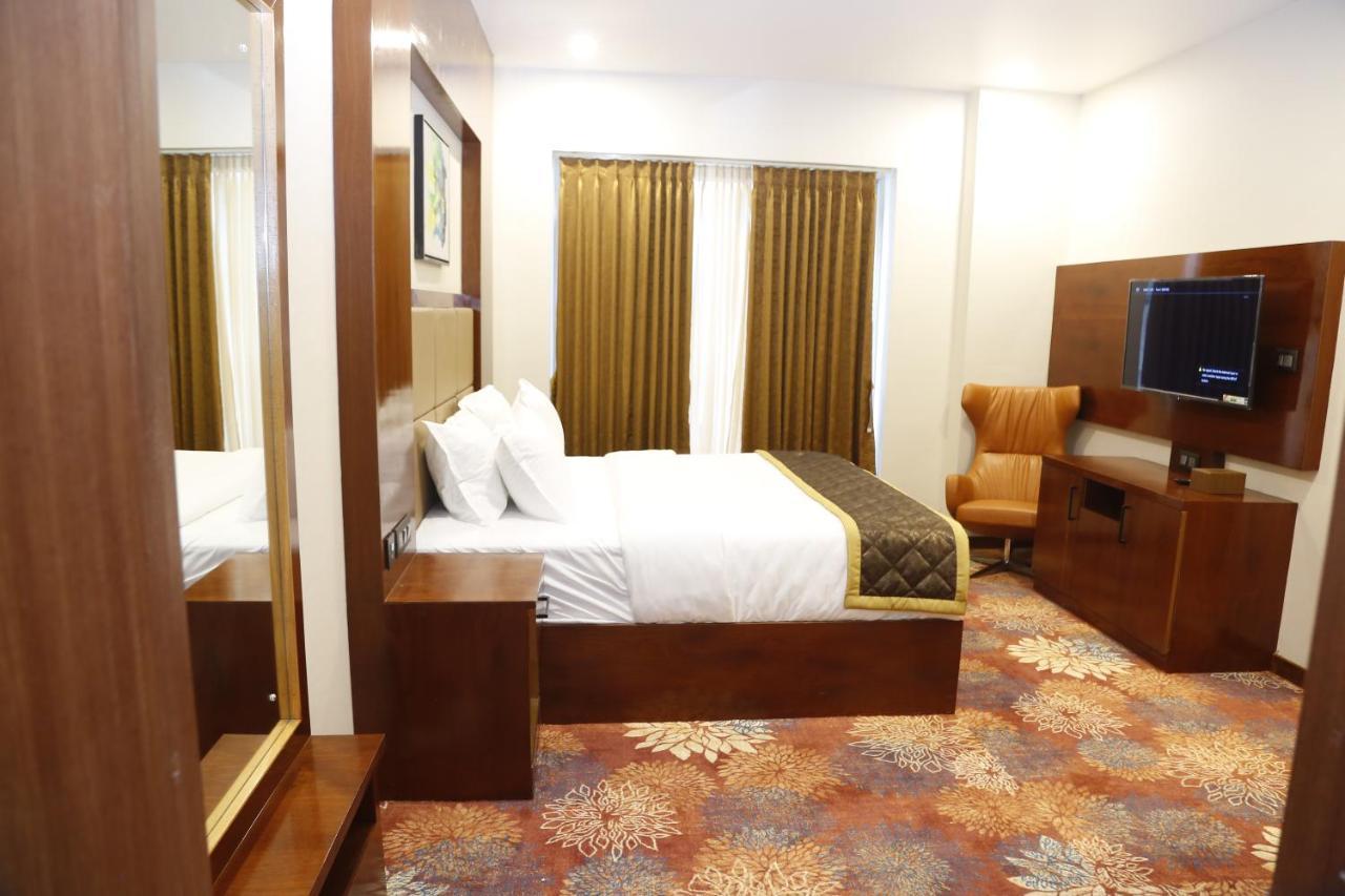 Leroy Grand - Yeshwanthpur