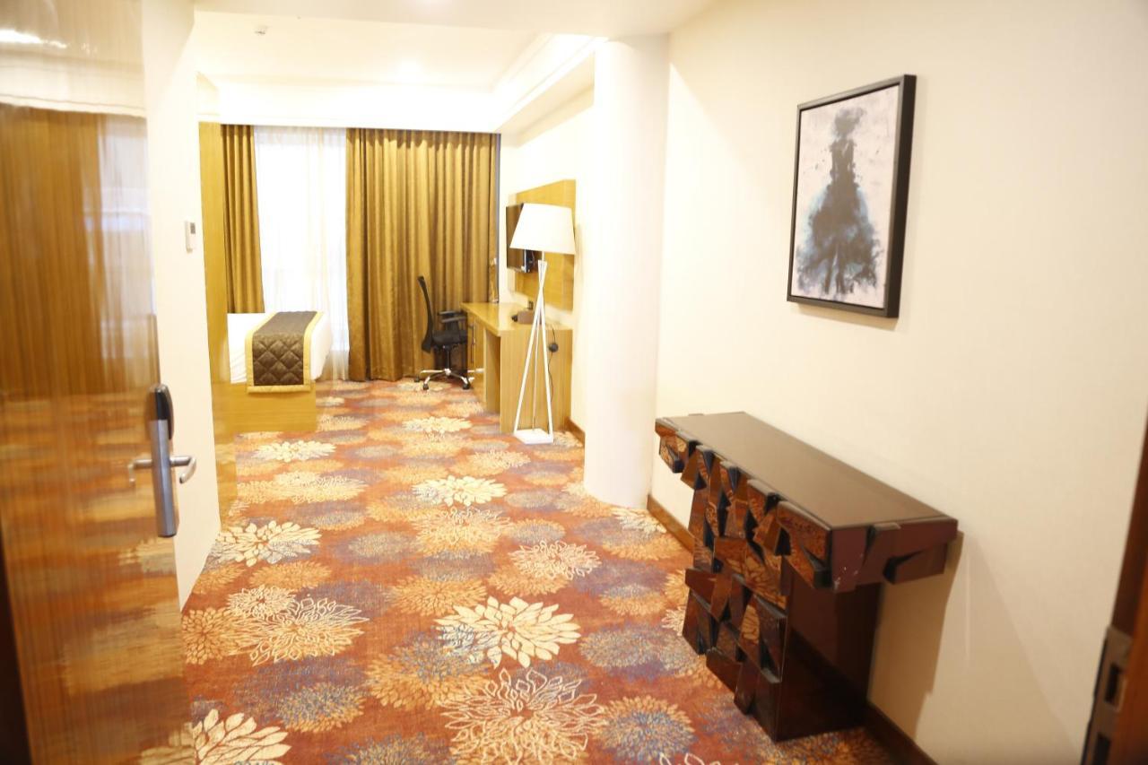 Hotel Leroy Grand - Yeshwanthpur