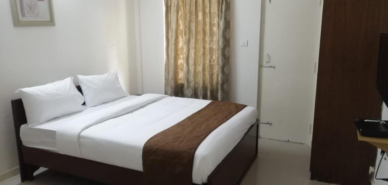 The Altruist Business B-2 Hotel