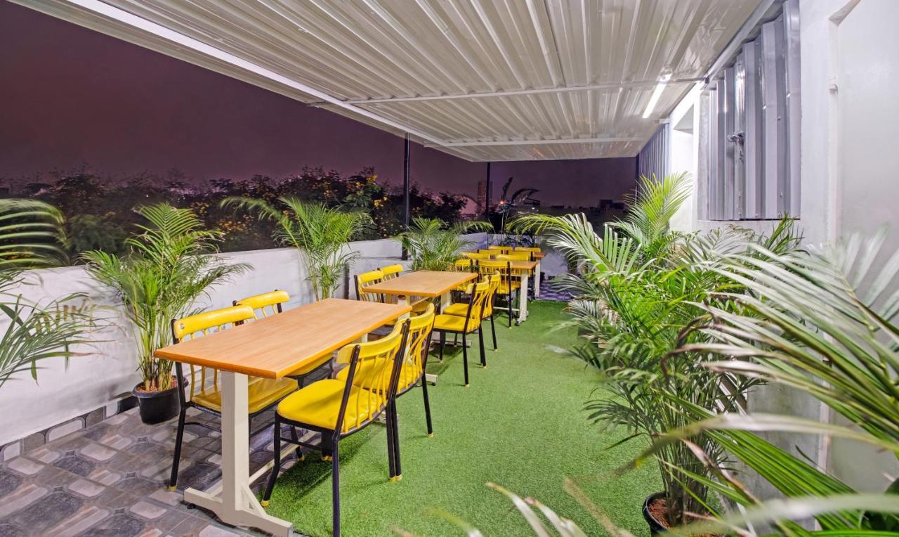 Treebo White Hotel
