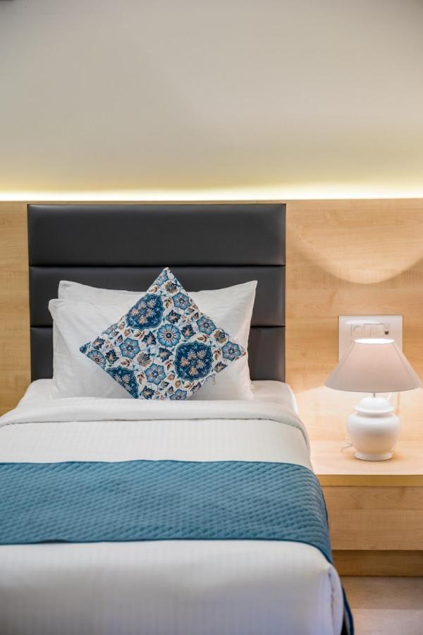 Iris Hotel