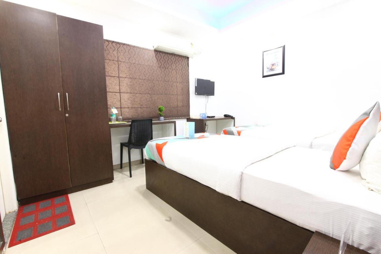 Avenue Hotel