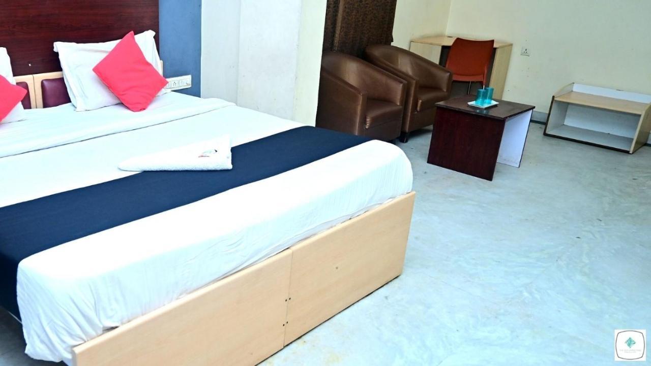 Hotel The Roy Grand *