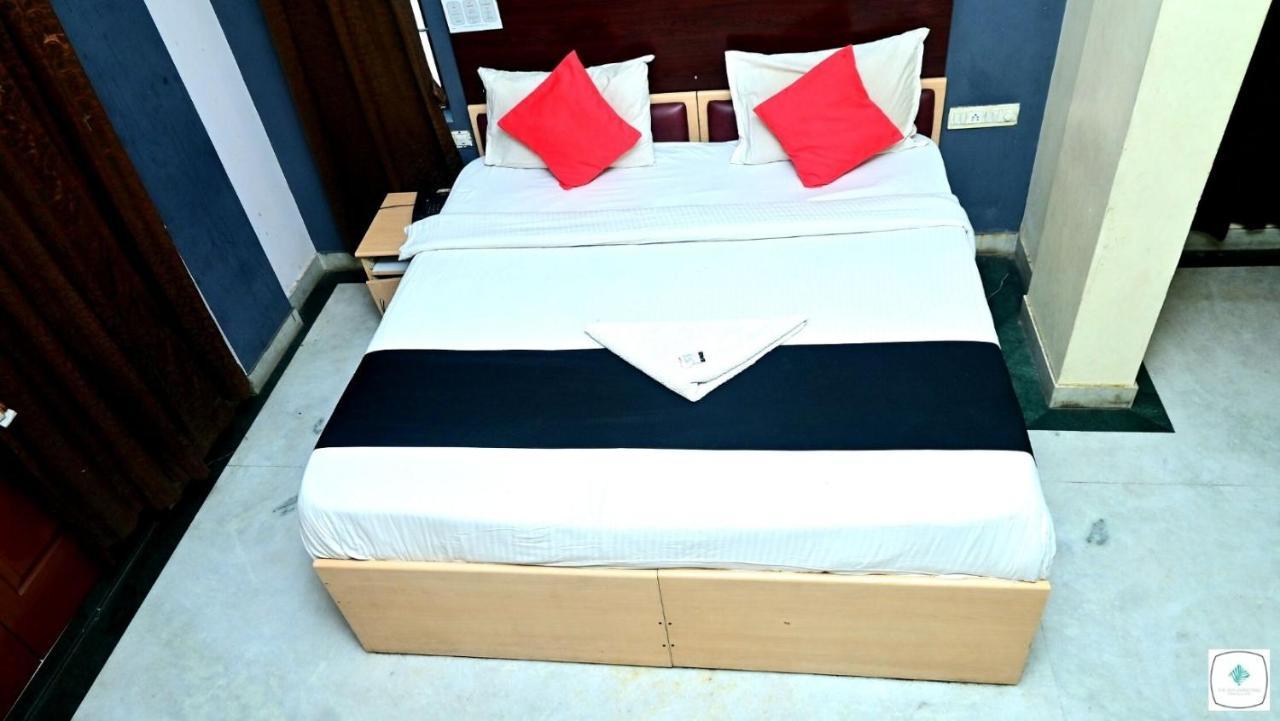 Hotel The Roy Grand *