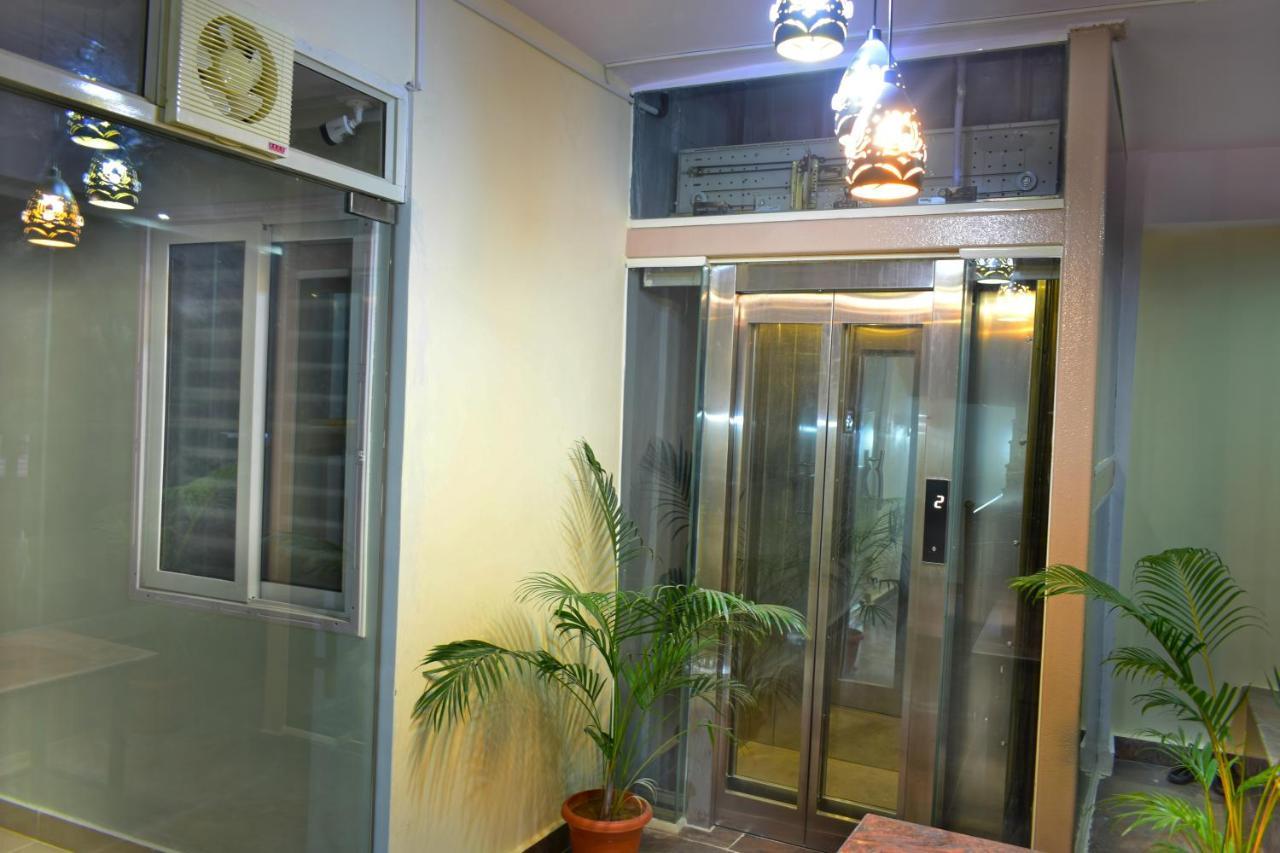 Hotel B R