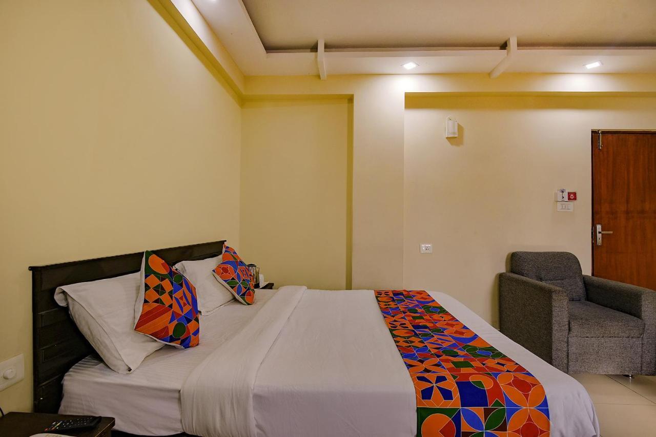 Fabhotel Emerald