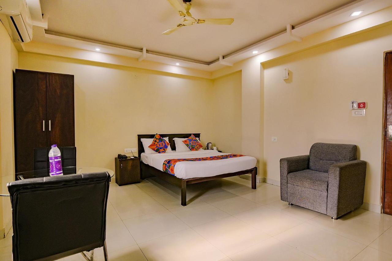 Hotel Fabhotel Emerald Bangalore