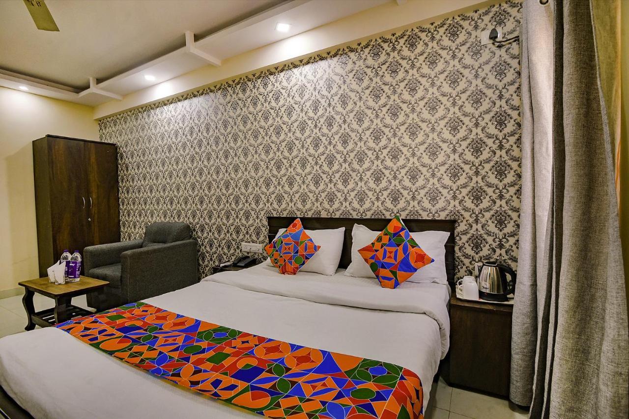 Hotel Fabhotel Emerald