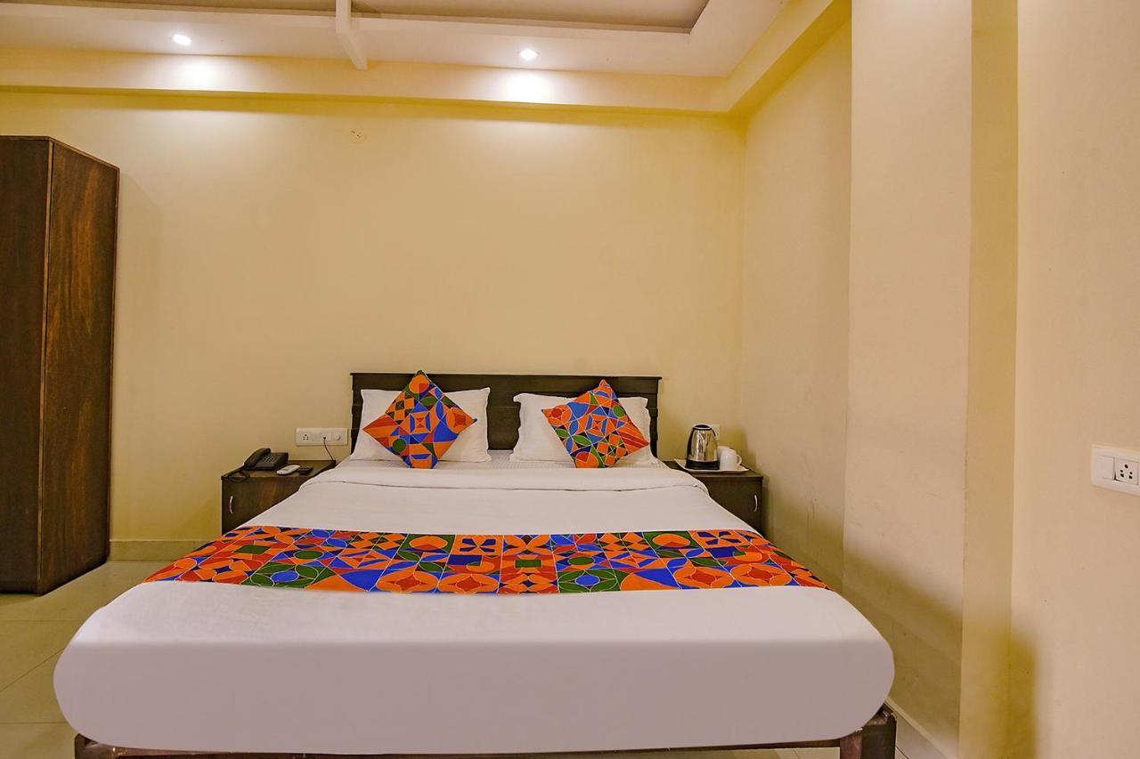 Fabhotel Emerald Hotel