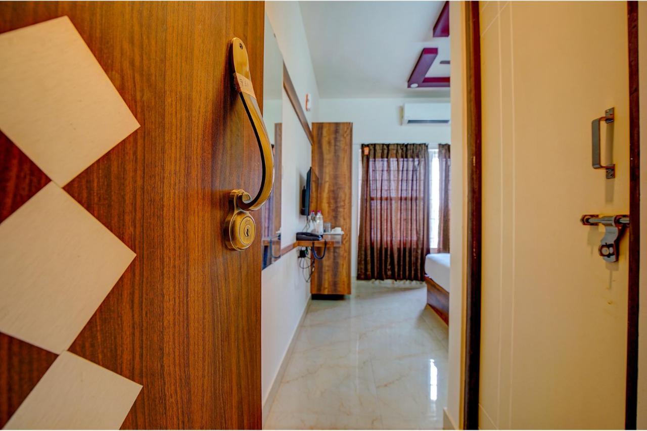 Fabhotel Greenwood Xpress - Nr Manipal Hospital Bangalore