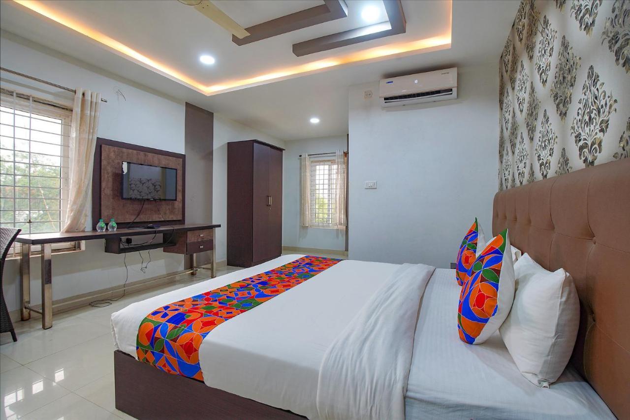 Krishna's Landmark Business Hotel- Near International Airport 3*