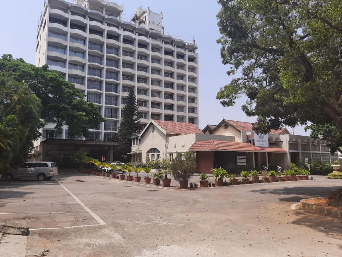 Hotel Woodlands