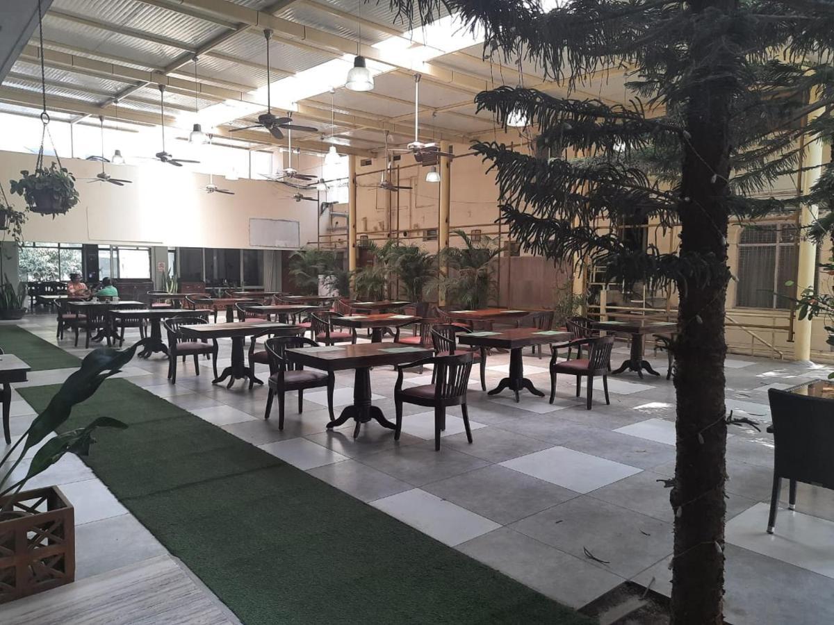 Woodlands 3*