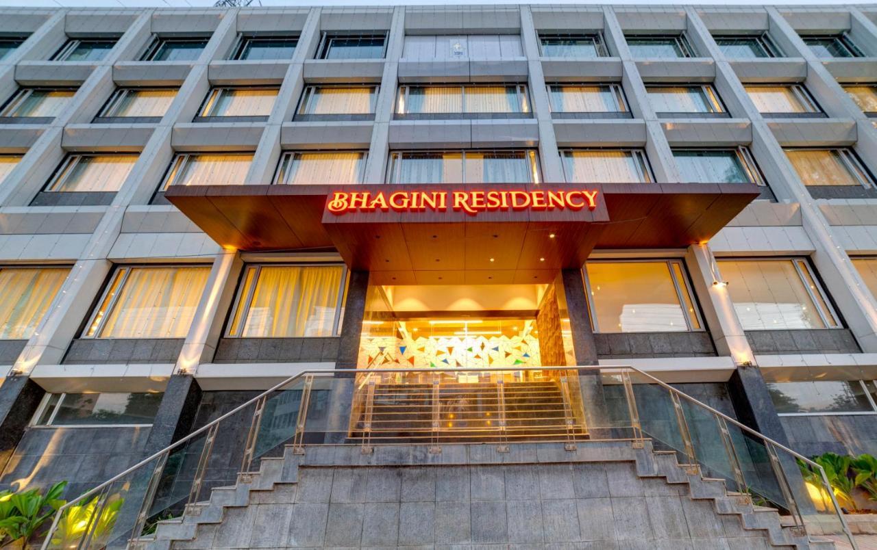Icon Express By Bhagini Hoodi 3*