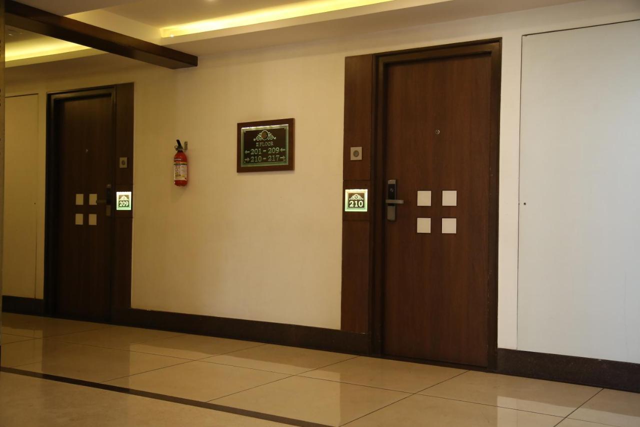 Hotel West 3*