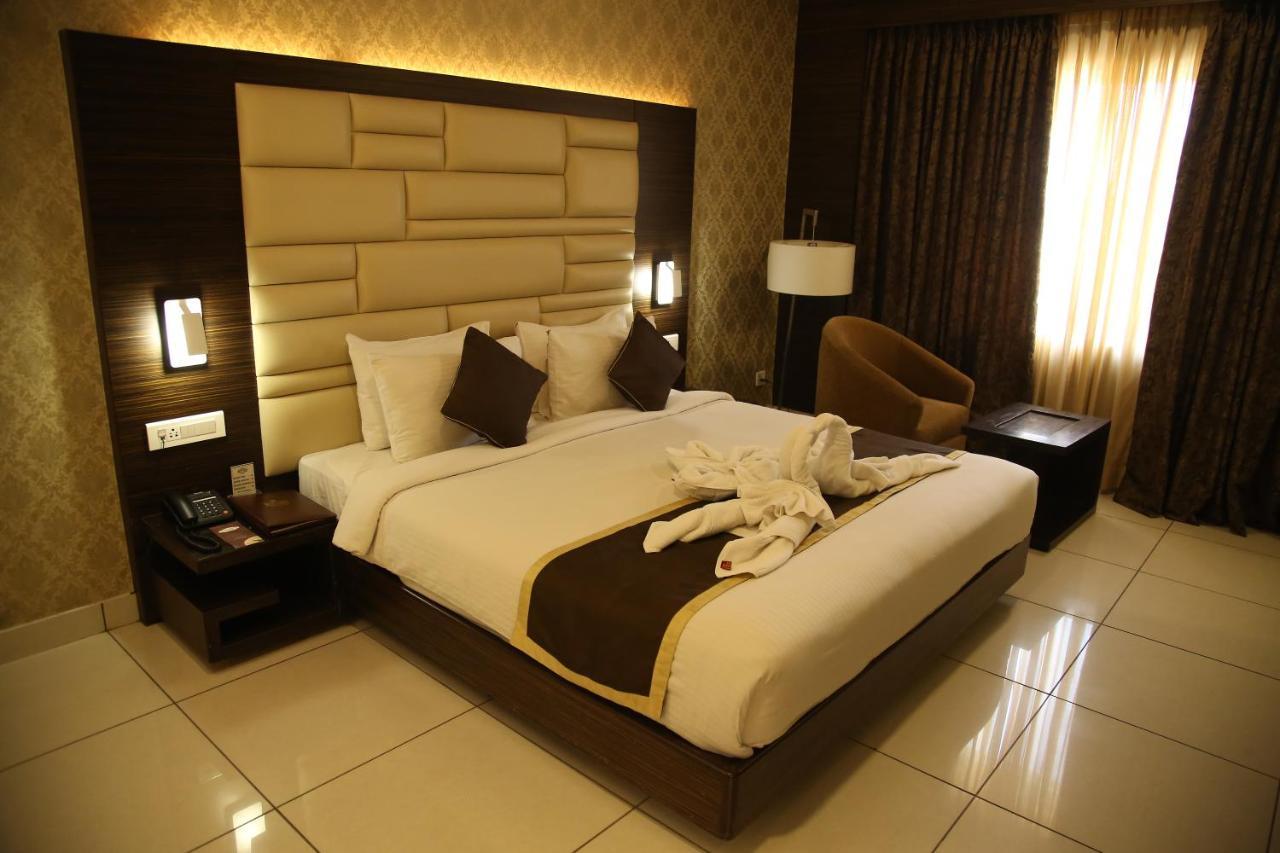 Hotel West
