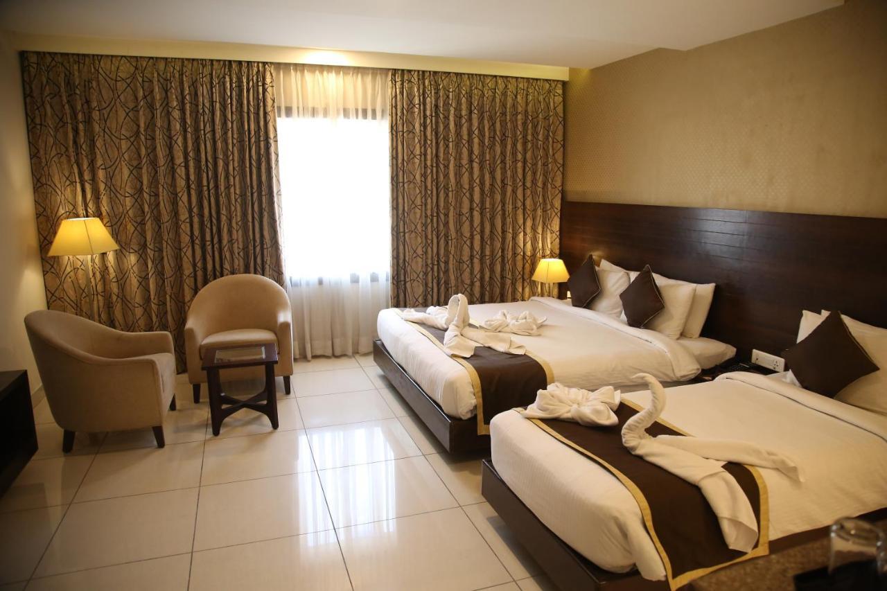 Hotel West 3*