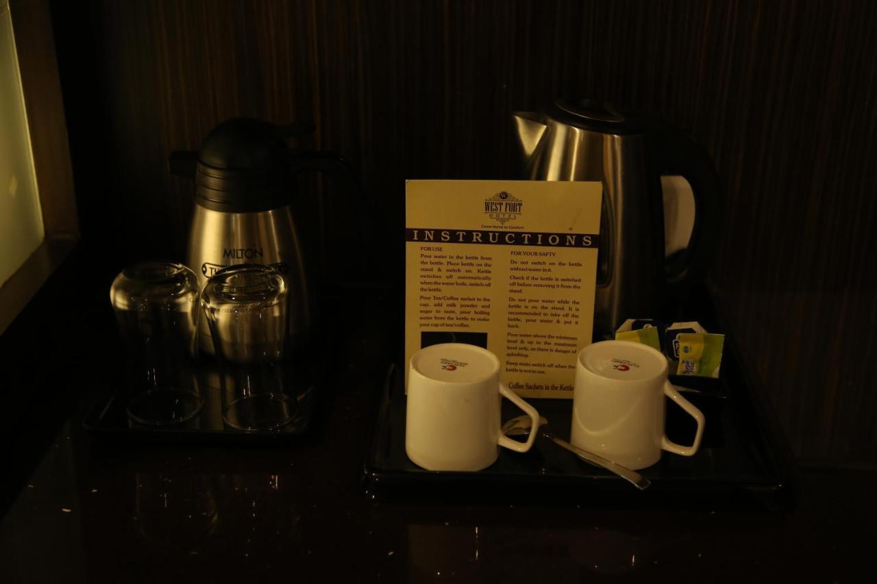 Hotel West 3*