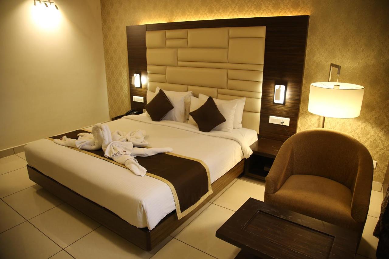 West Hotel 3*