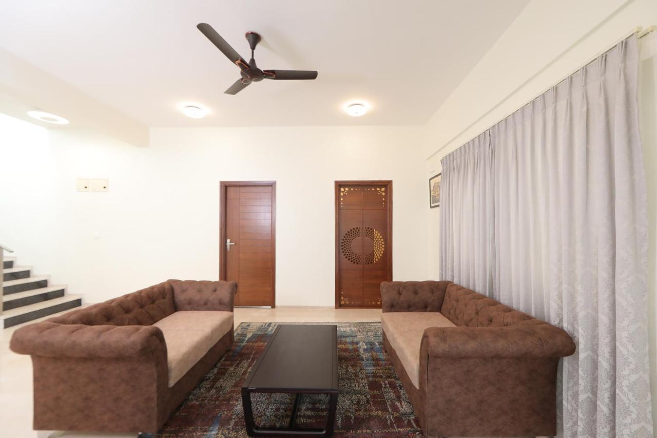 Vrr Astoria & Convention Center Resort *