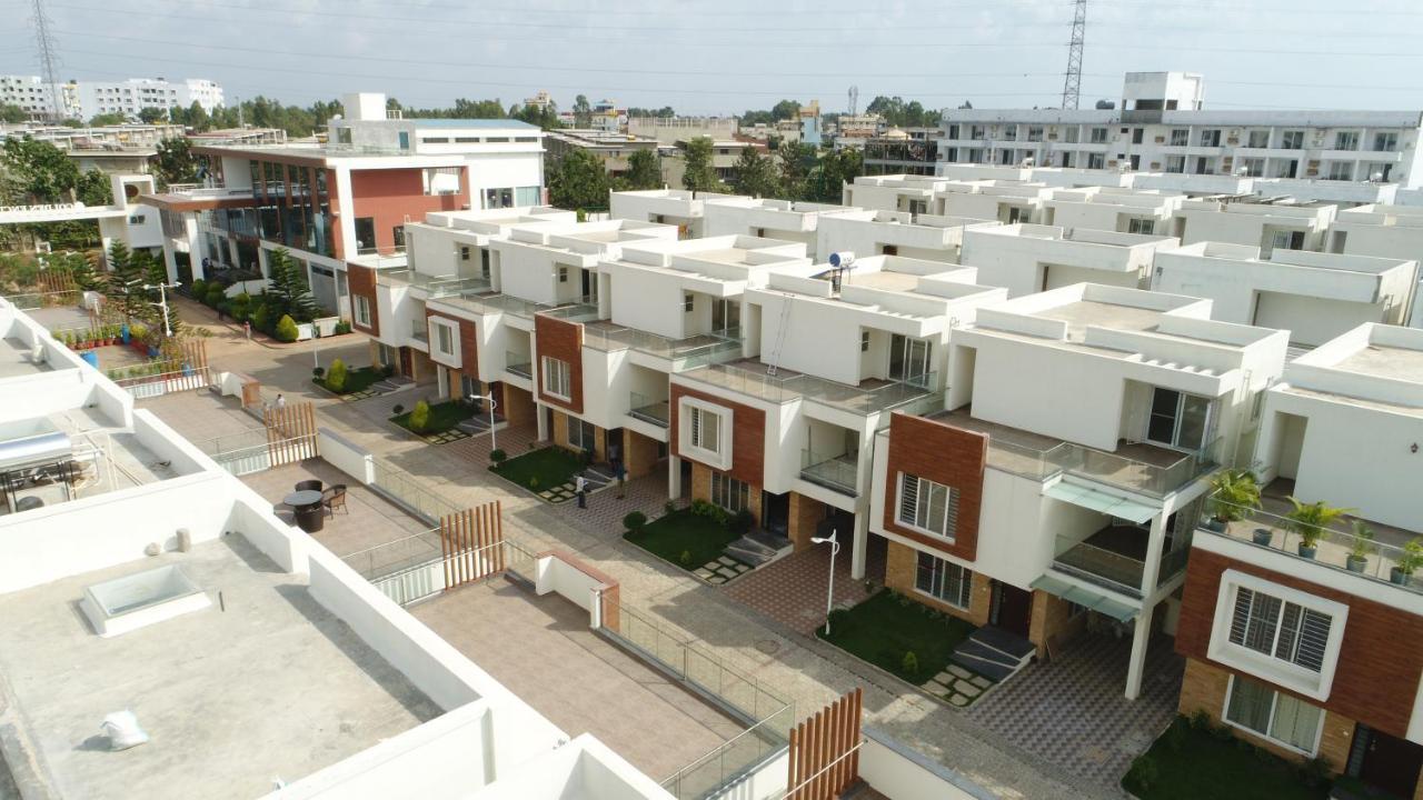 Vrr Astoria & Convention Center Resort *
