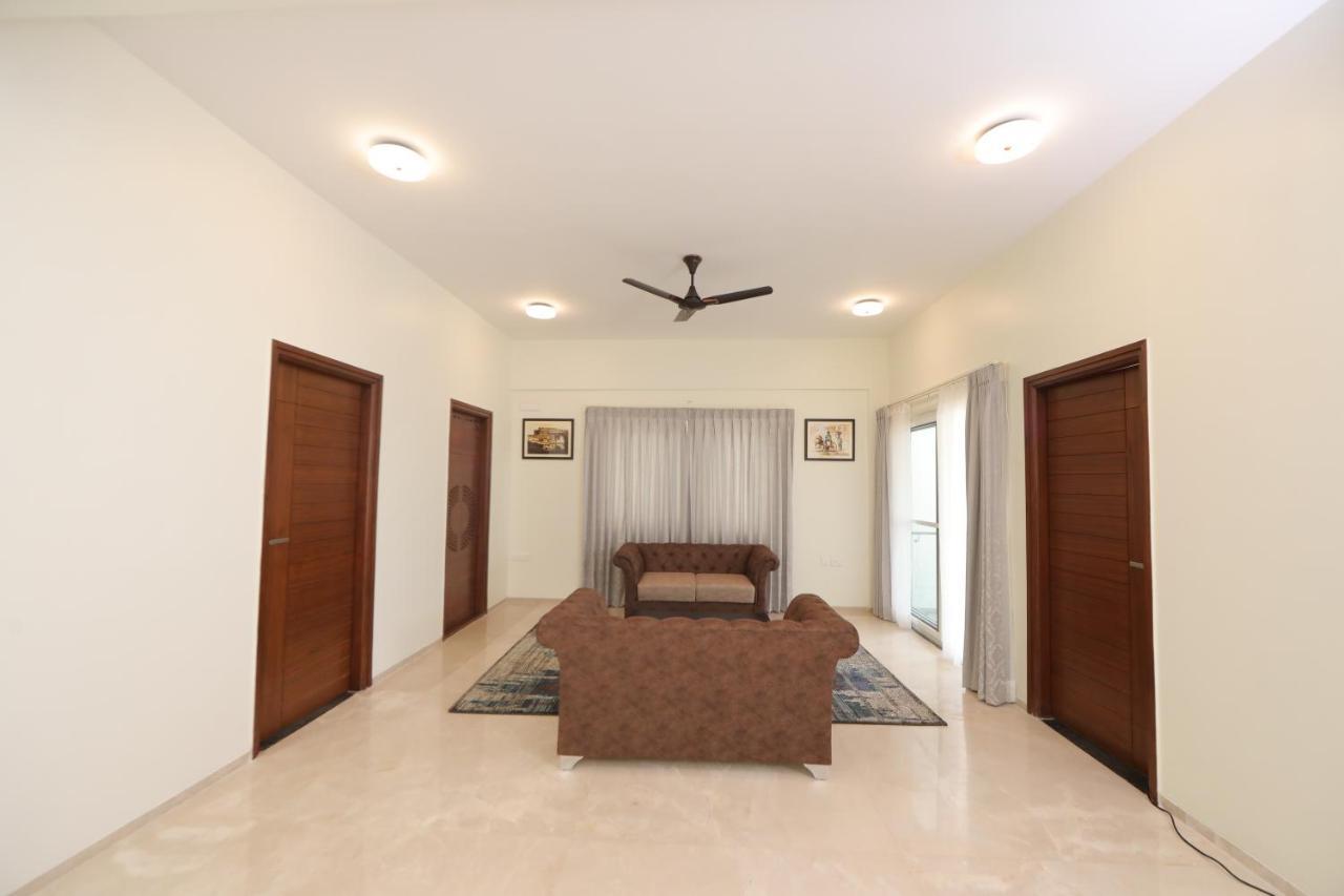 Vrr Astoria & Convention Center Resort *