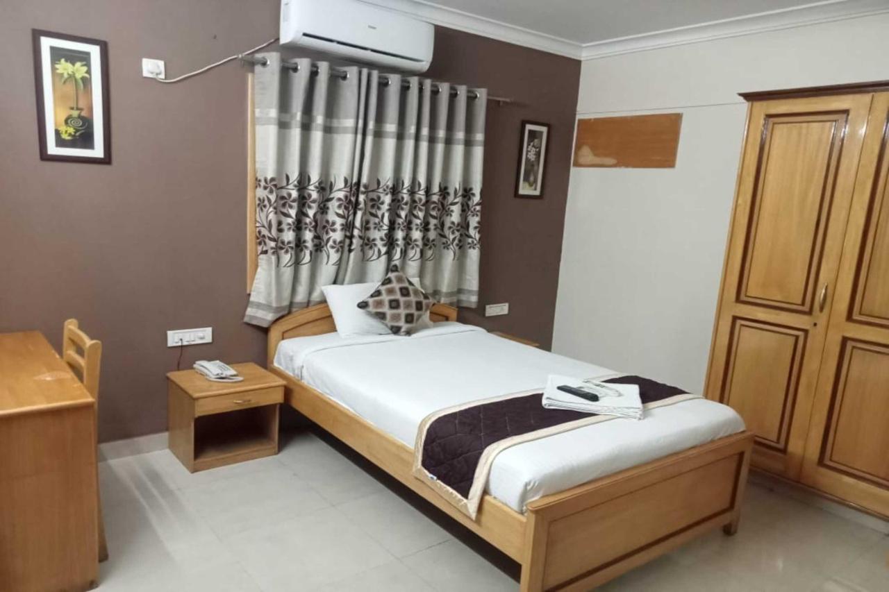 Bluemoon Log-inn Hotel 3*