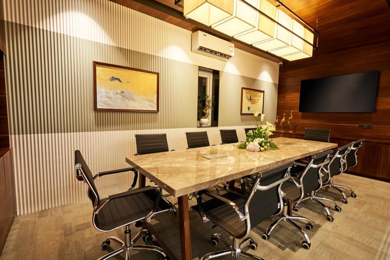 Visthara Hotel *