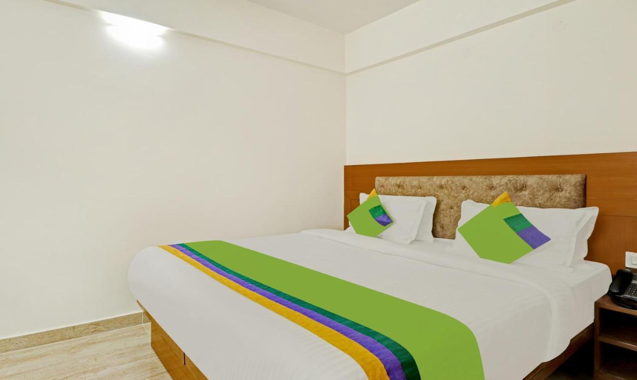 Treebo Celebrity And Hotel 3*