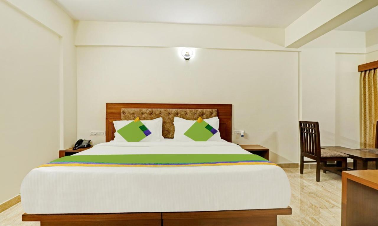 Treebo Celebrity And Hotel 3*