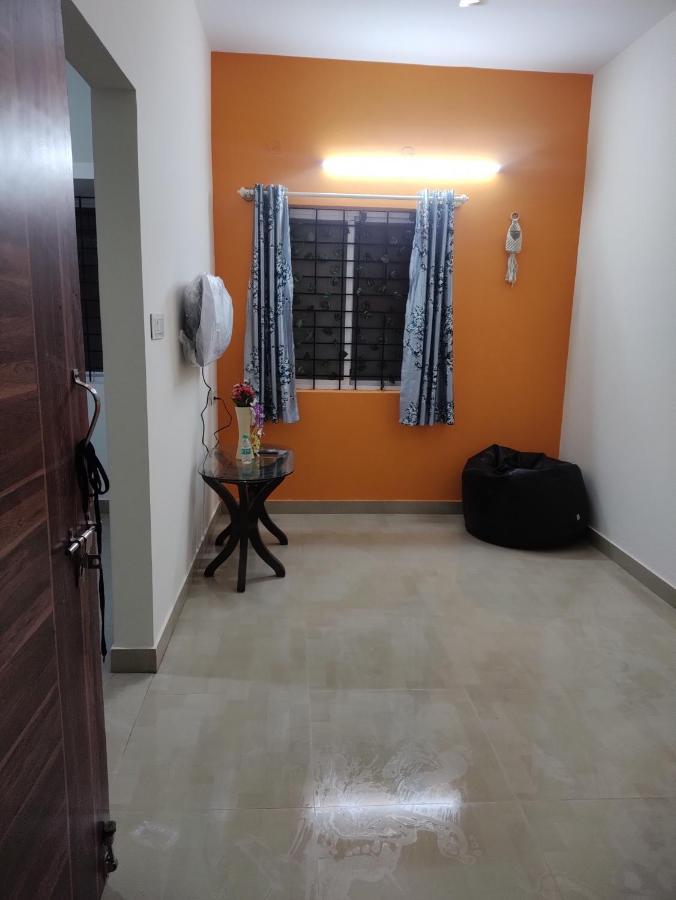 1bhk Available For Short And Long *