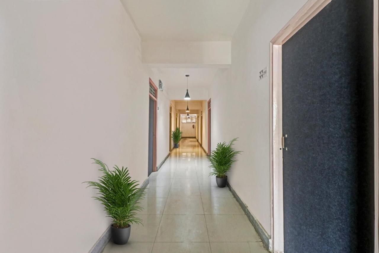 Hotel Super Oyo Flagship Elite Near Sri Sathya Ganapathi Shirdi Saibaba Temple