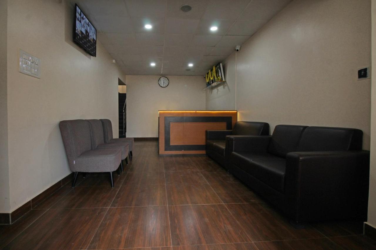Oyo Flaghship 70376 I Care With Greenery Comforts 3* Bangalore