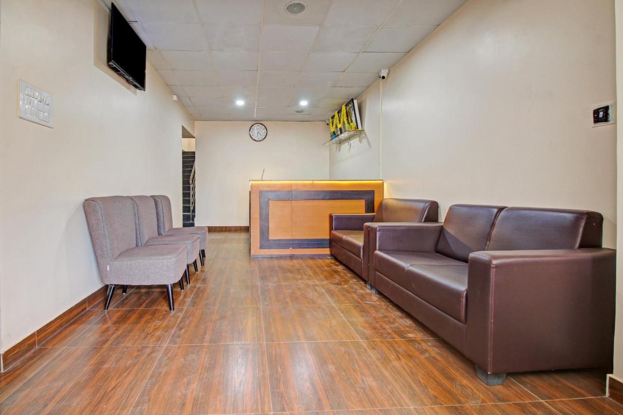 Hotel Oyo Flaghship 70376 I Care With Greenery Comforts 3*