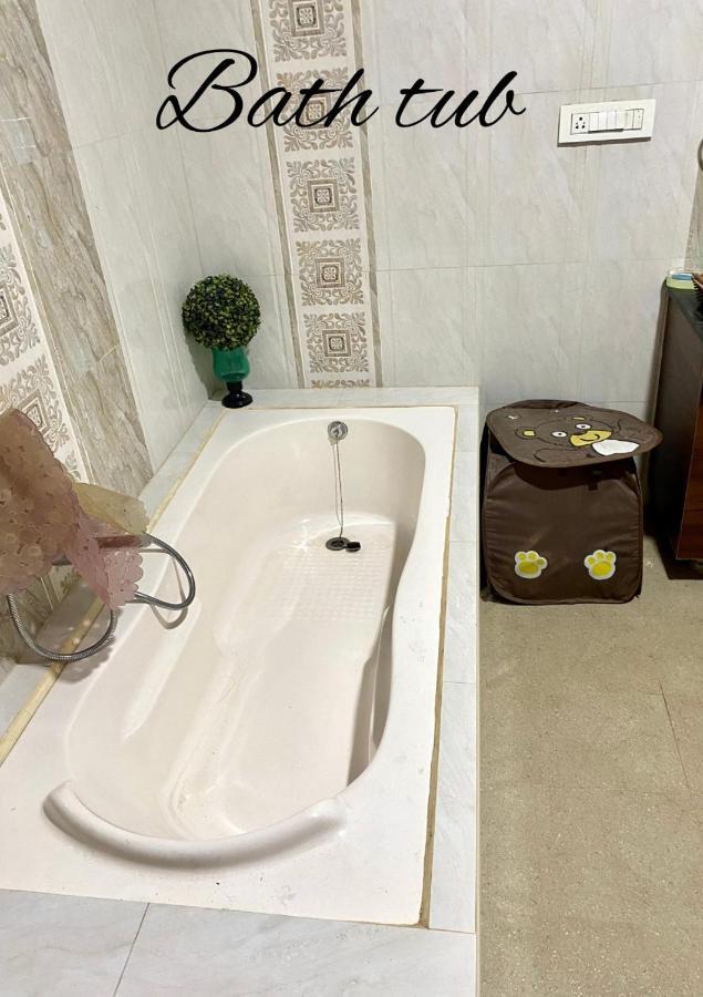 Apartment De Dunes 369, Cherry Croft, Vibrant Luxury King Size *
