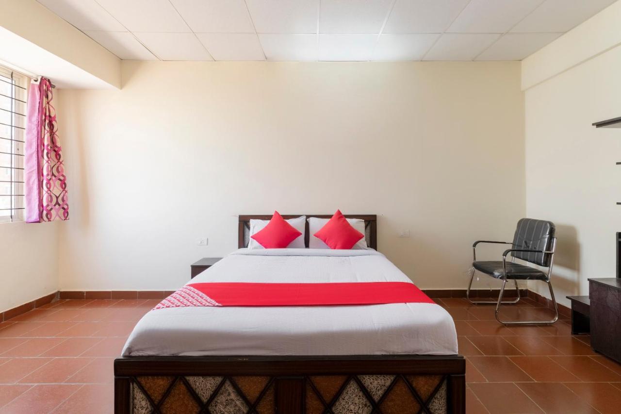 Oyo 49073 Whitefield Comforts 3*