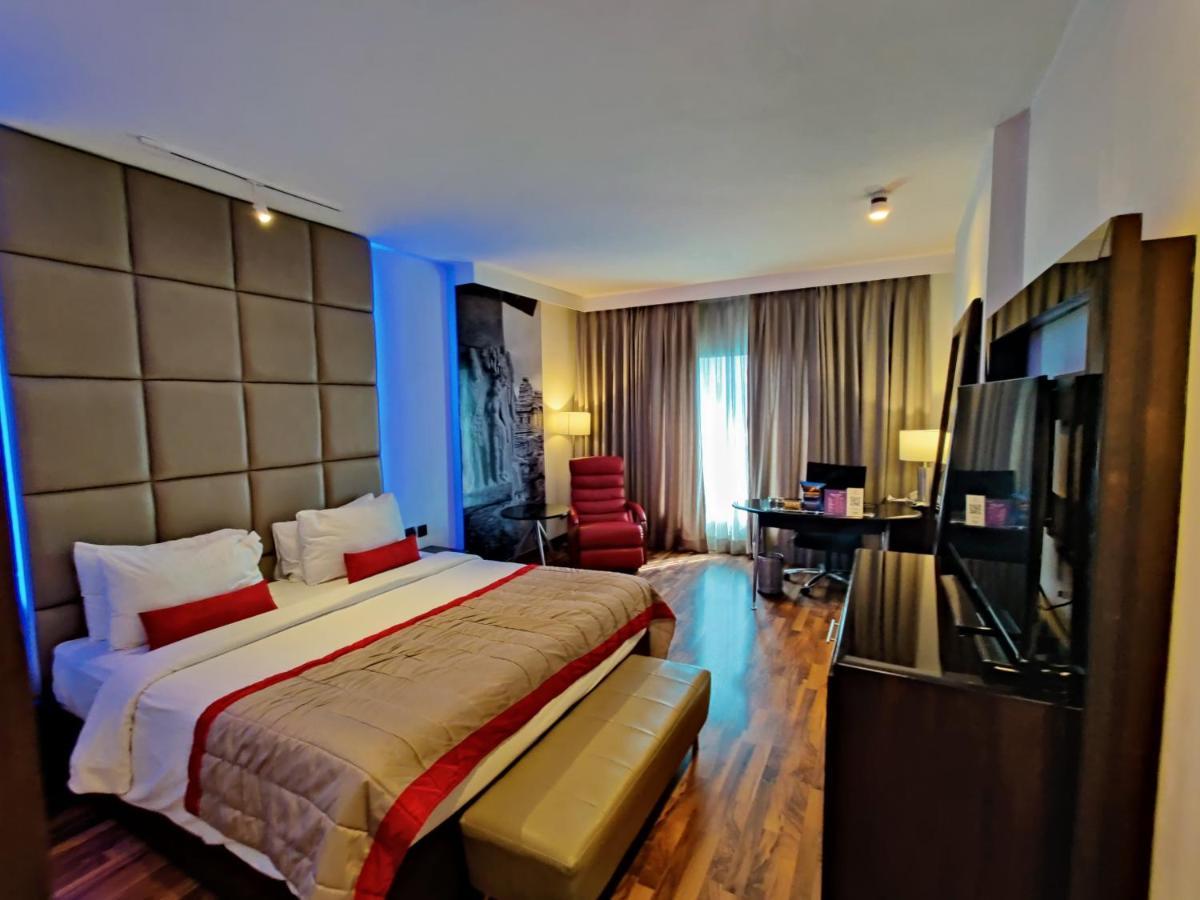 Royal Orchid Hotel 5*
