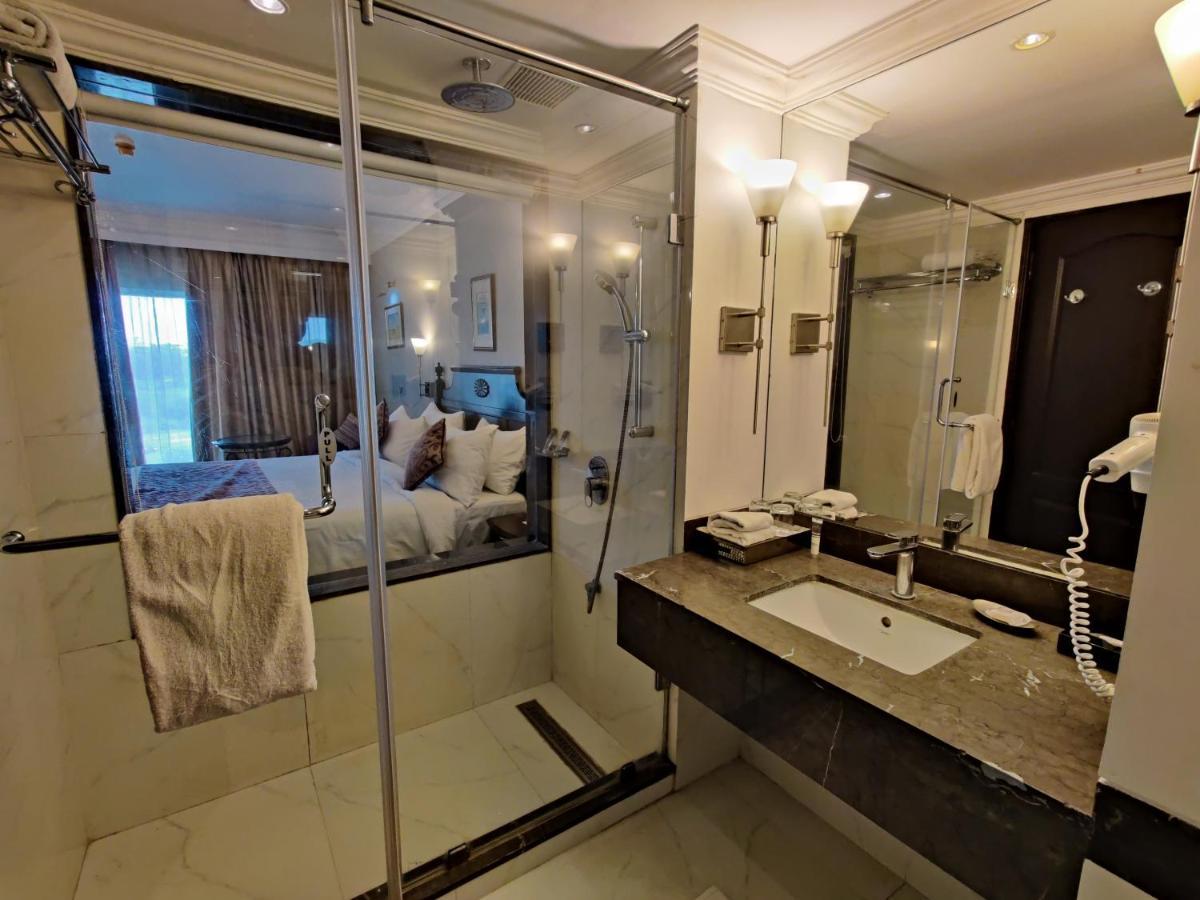 Hotel Royal Orchid 5*