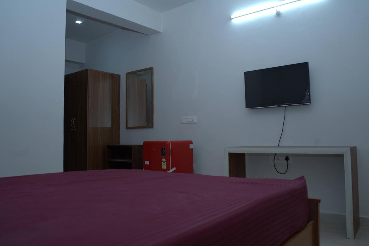 Arcadia Liveinn With 3hr Early Check-in Guest house *