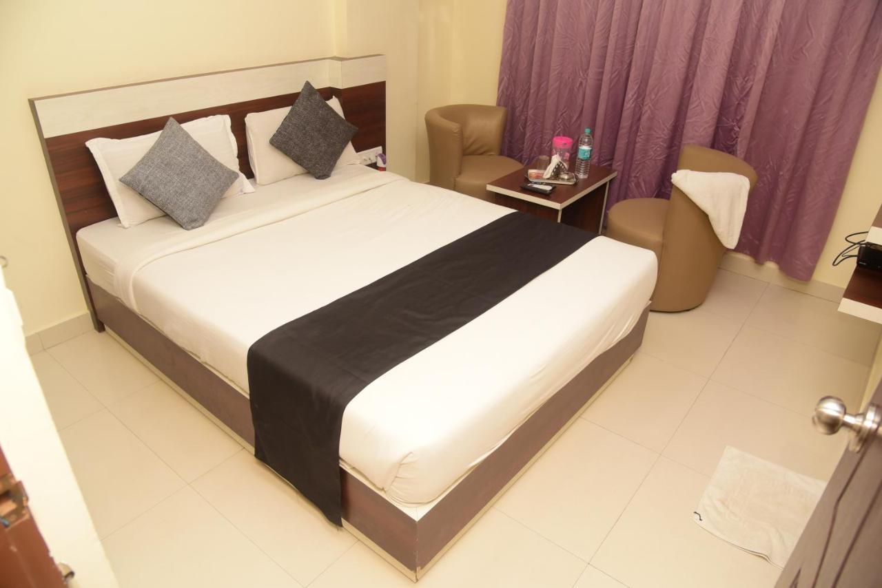 Hostel Royalwood Deluxe *