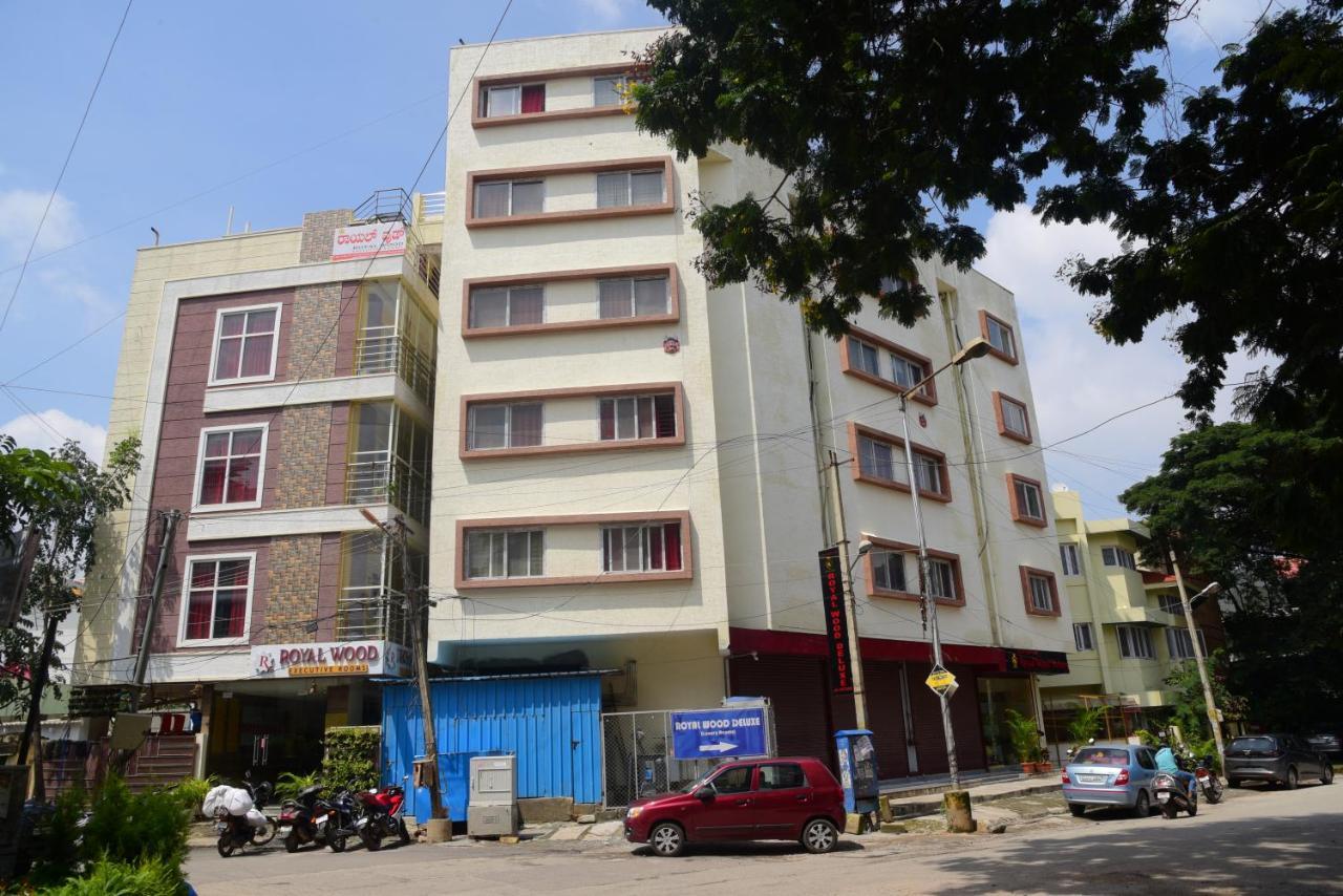 Hostel Royalwood Deluxe *