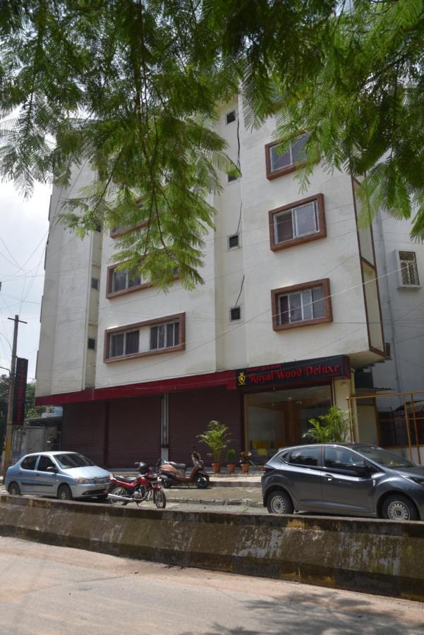 Hostel Royalwood Deluxe